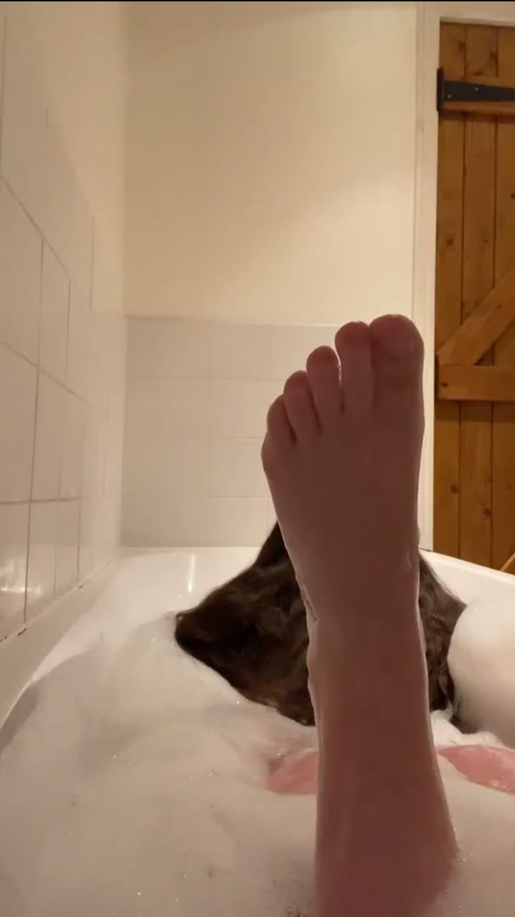 Thought I’d share bath time with you guys💦🙈