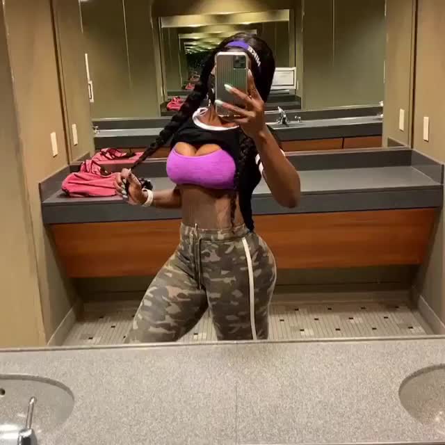 Rocsi The Fit REALTOR