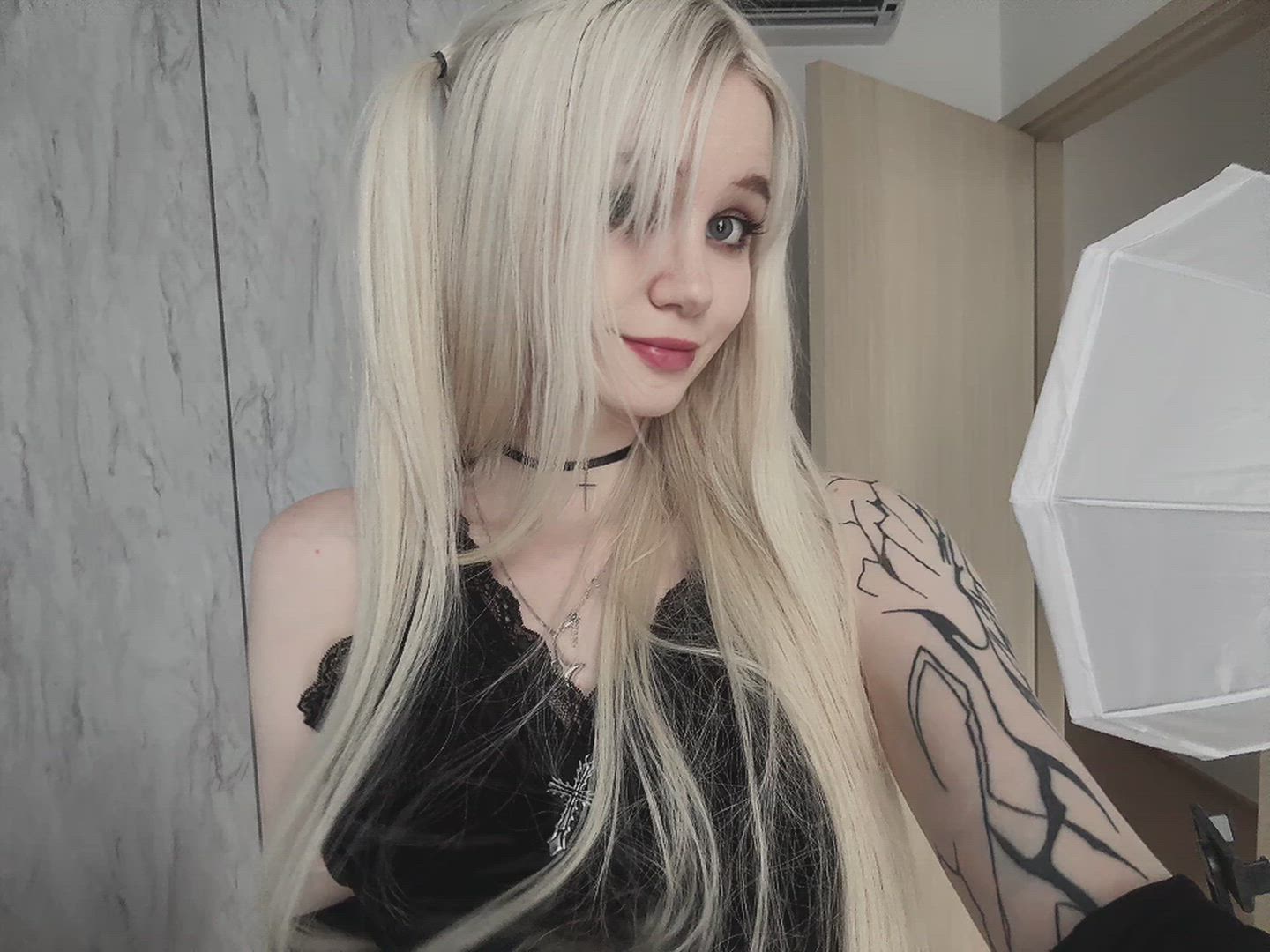 Amateur · Teen (18+)
