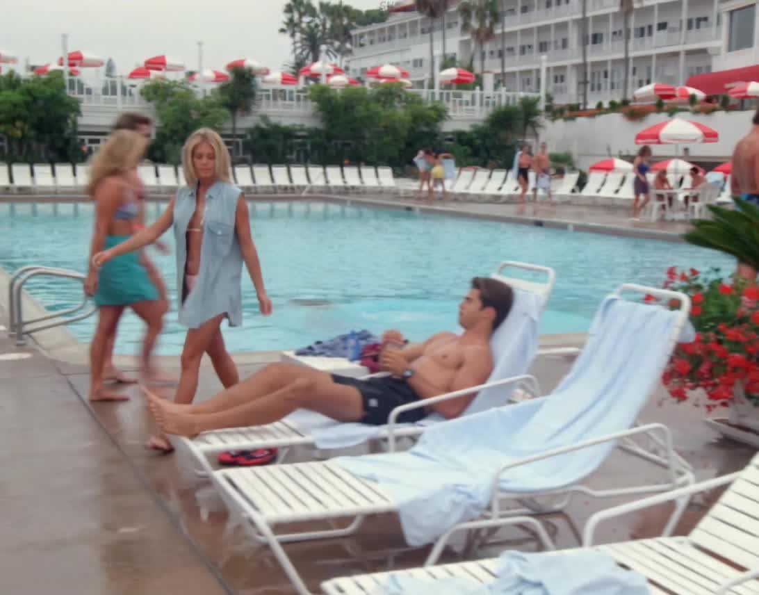 Nicole Eggert sweet bikini plot in 'Baywatch'