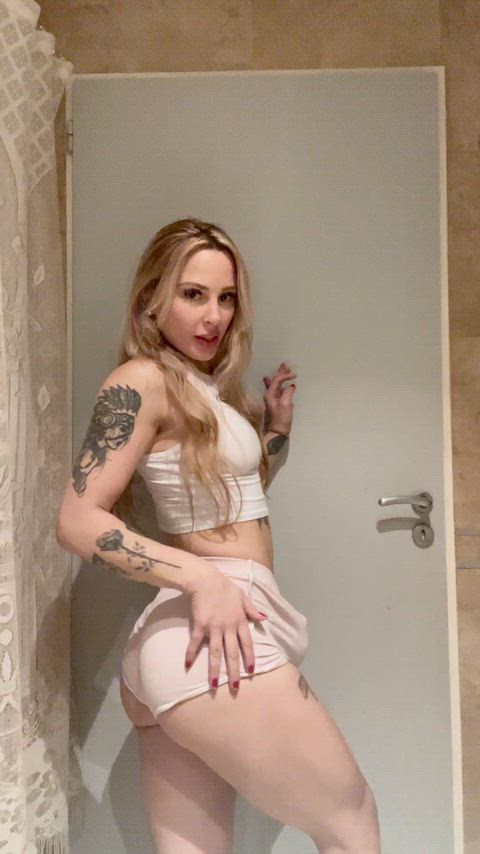 I want someone to ride me hard and fast