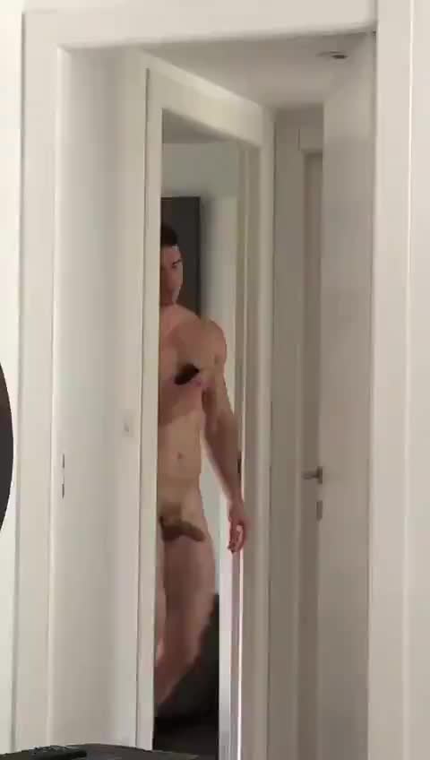 I need a roommate like this