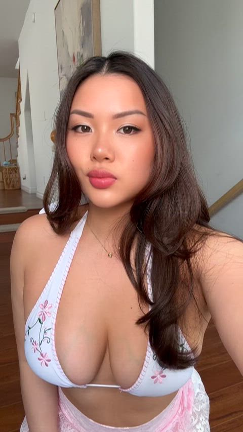 Would you like to spend time with this cutie?