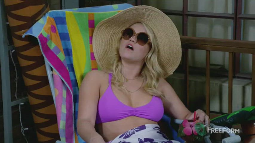Emily osment, Bikini