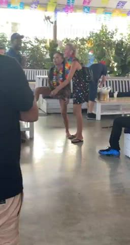 This horny lady just can't help herself