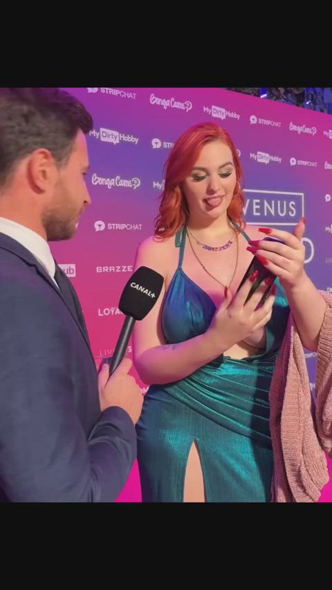 That's Abigail Morris, anyone has uncensored video?