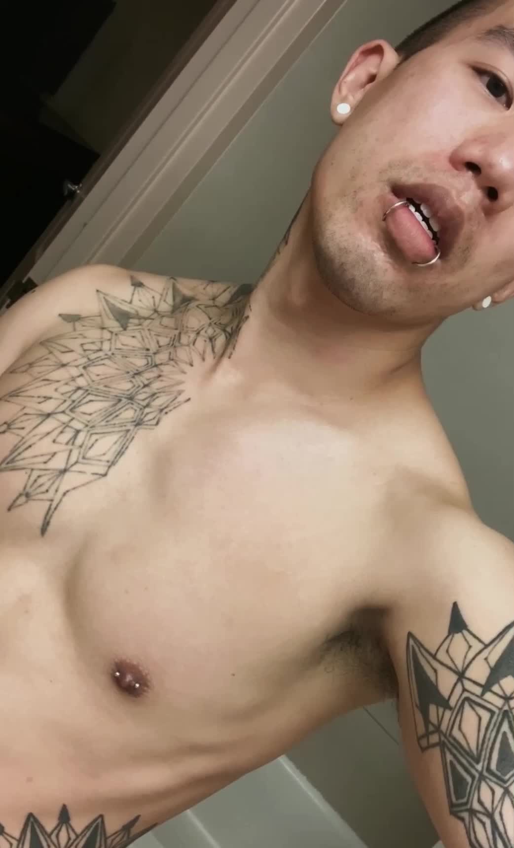 my first gif! i need some help getting this swimsuit off ;]