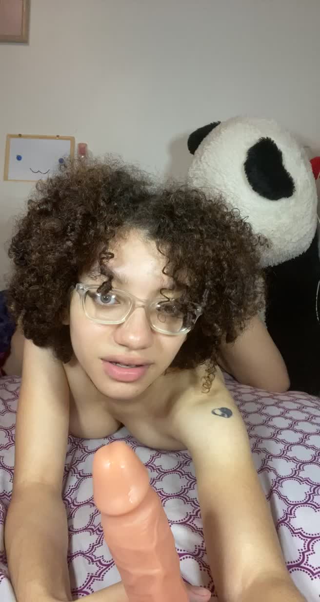 I’d love if you could bust a thick, heavy load right on my glasses 🤓💕