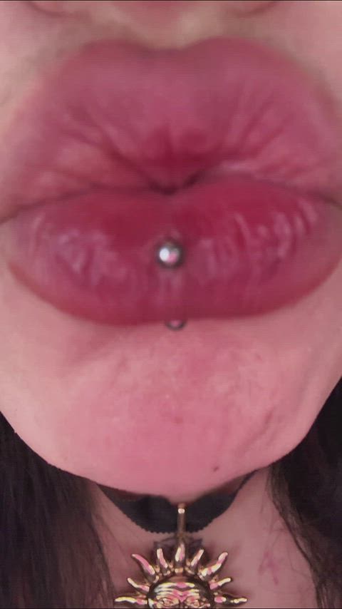 I put the big in bigtittygothgf