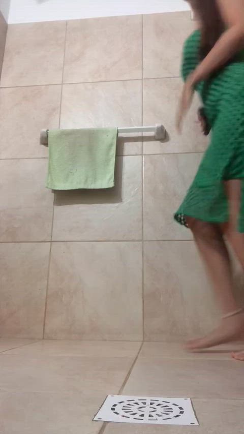 I was at a party but I couldn't take it anymore, I had to urinate