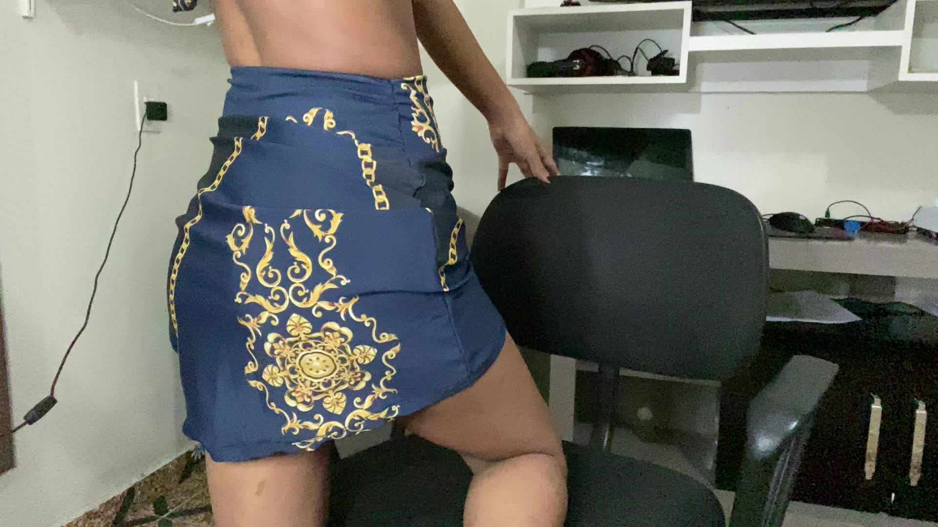 Revealing my cute butt to improve your night