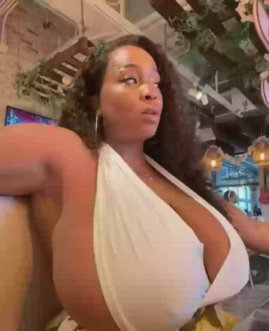 Big Tits nip slip