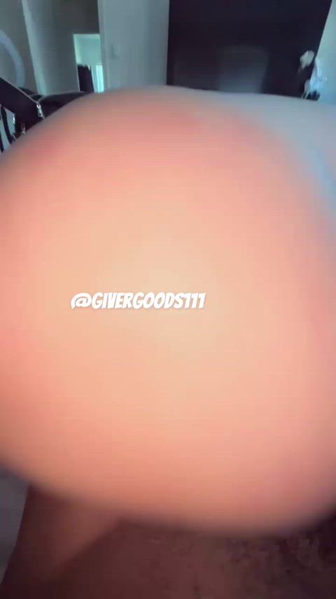 Slam that fat ass on my dick