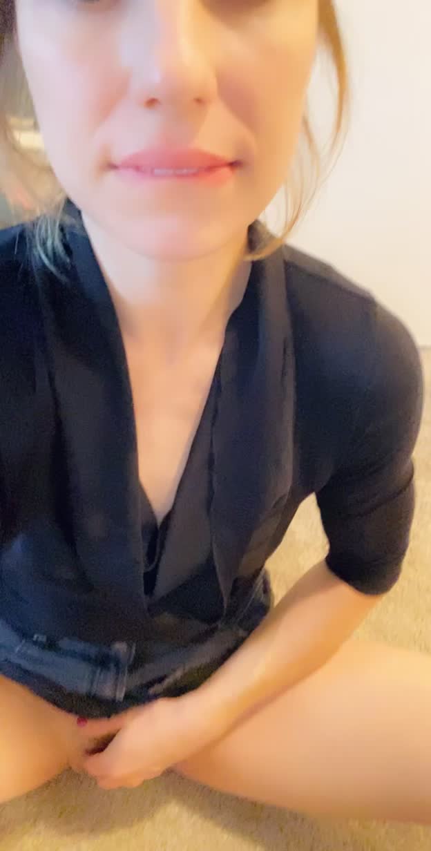 Your comments got me really horny😊🙈33