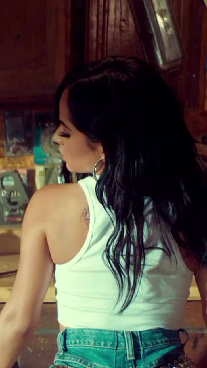 Becky G „They Ain’t Ready“ MV