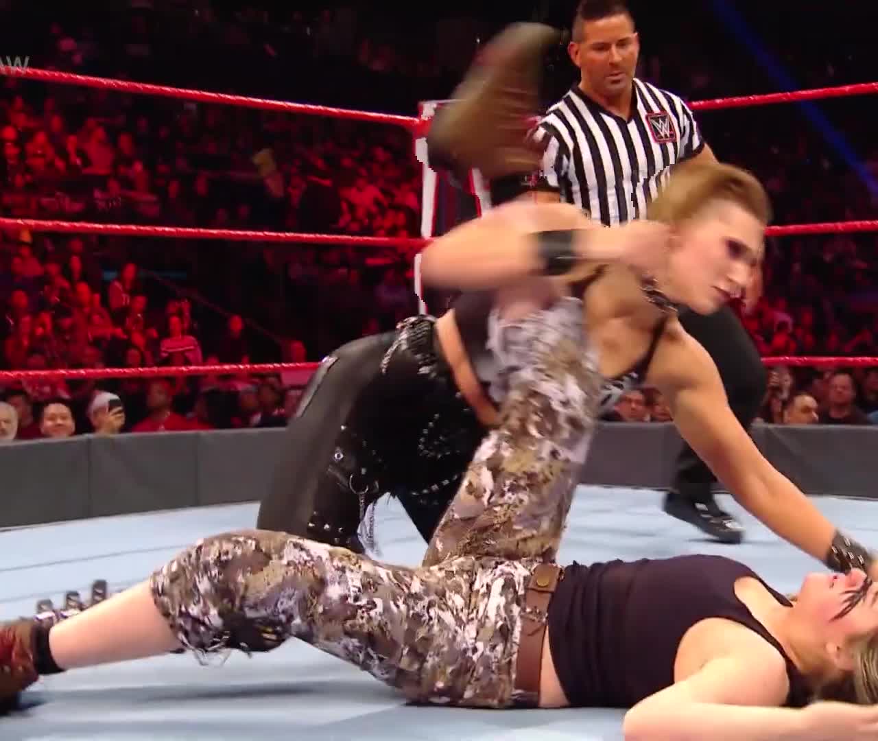 Wish I could pub Sarah Logan like this