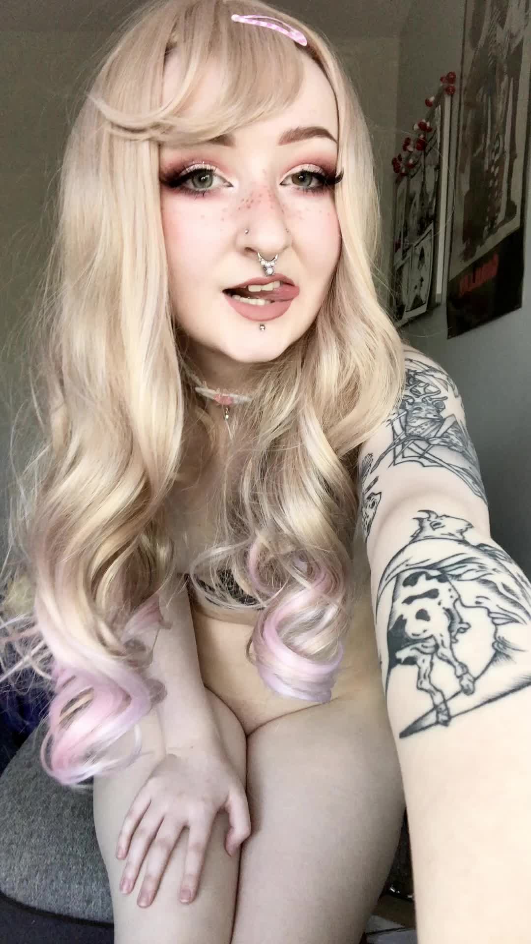 I'm so tiny and silly