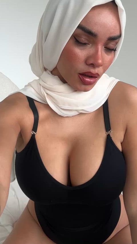 Do men actually find this busty asian hot or ugly?