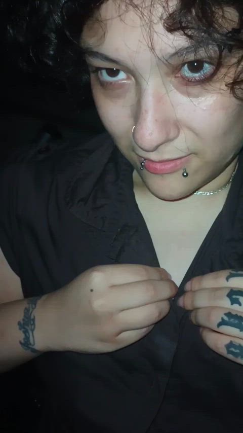 32, female, autistic with mental illnesses, herniated lumbar disc, stenosis and degdiscdisease, this is me in my wheelchair flashing my little tits for you :p