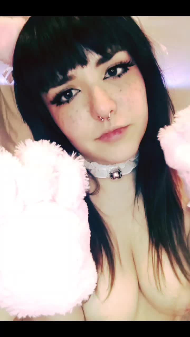 What's better than one ahegao face? How about 16 back to back 😋❤