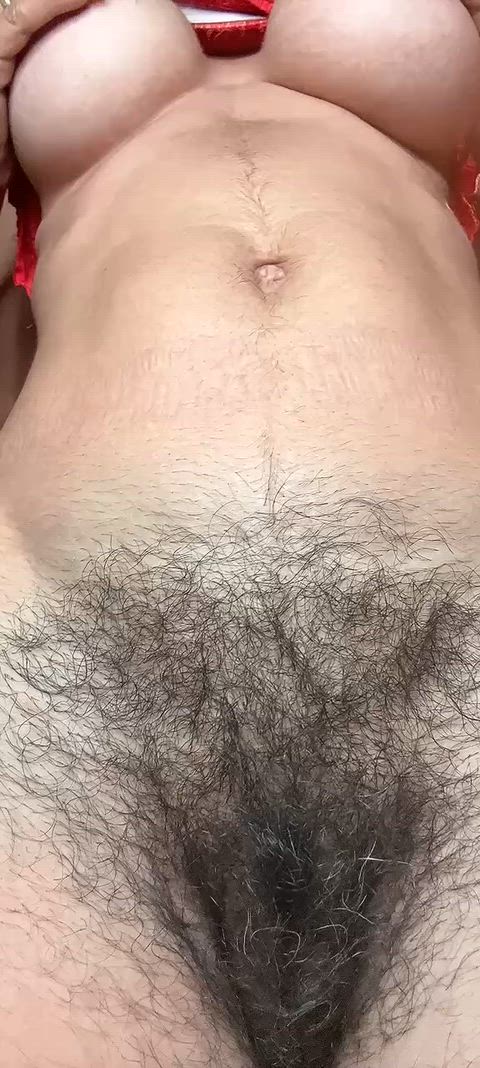 My hairy pussy woke up feeling horny...