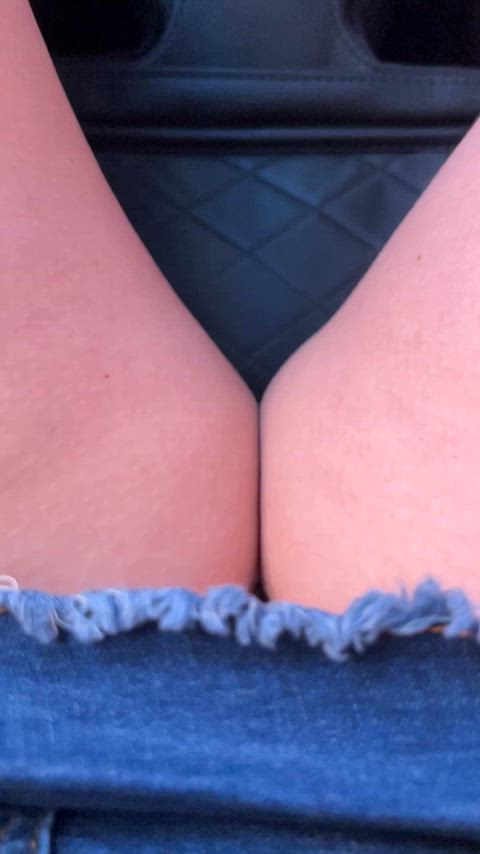 Slow Mo’ shaved shudders in the massage chair 41F