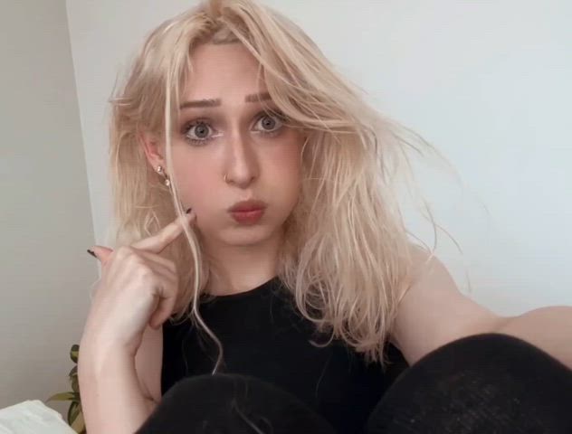 he looked away but came back again hehe :P