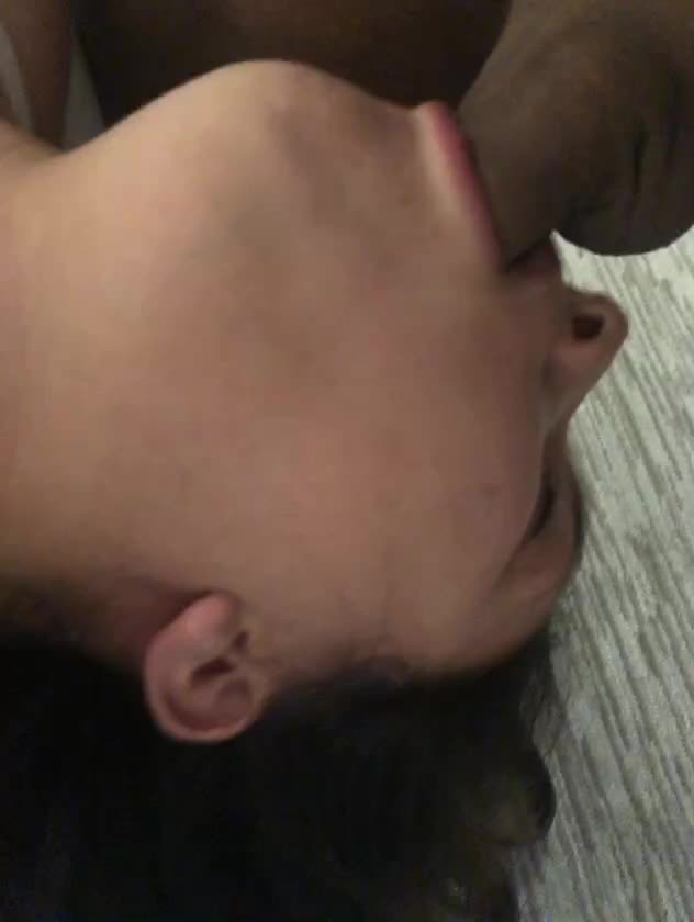 Love when he’s in my throat 🍆 💦 make me gag please