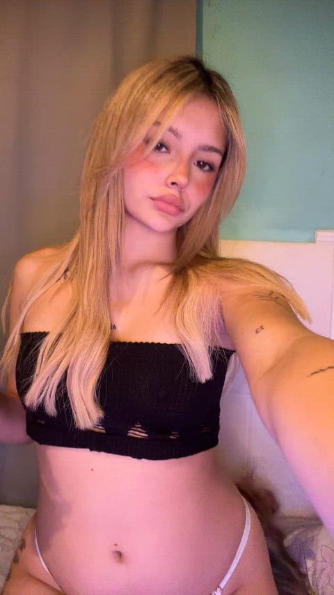 Say "Hi" if you want my nudes right now ;) 18F