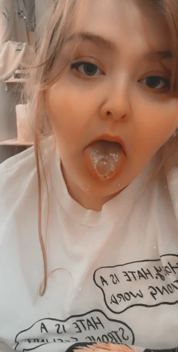 Uhh does anyone like spit? 🤤😳💕