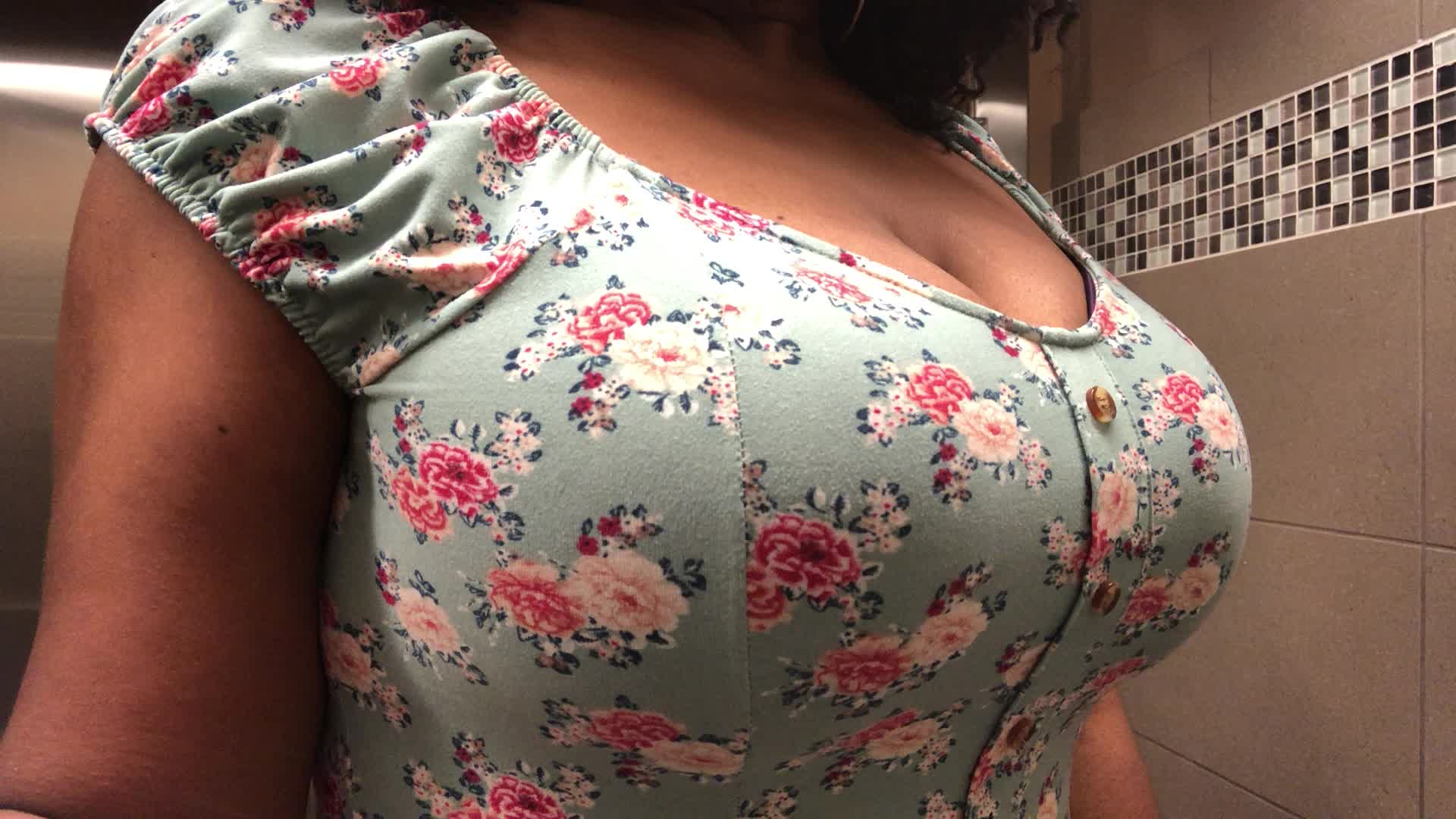 How do you enjoy your work breaks? 💁🏾‍♀️