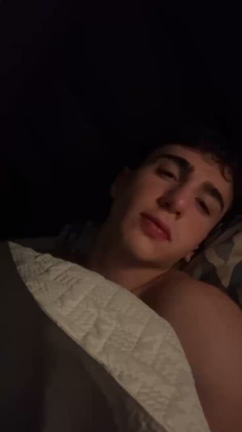 @atyleraugusto6 Fuck or suck?