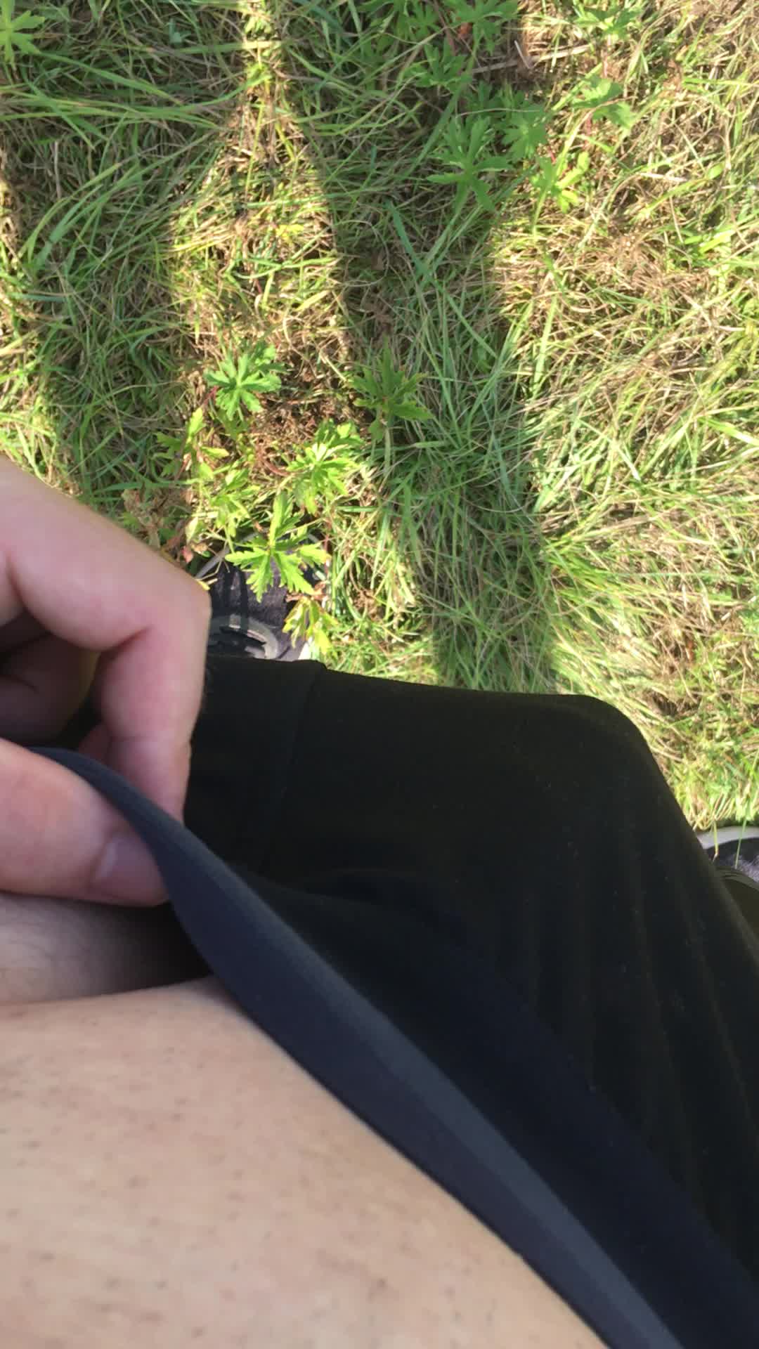 Flashing my dick outside makes me horny