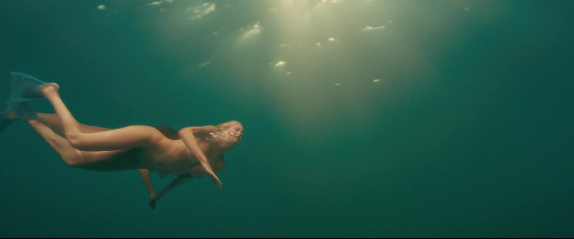 Kelly Brook and Riley Steele - Piranha 3D