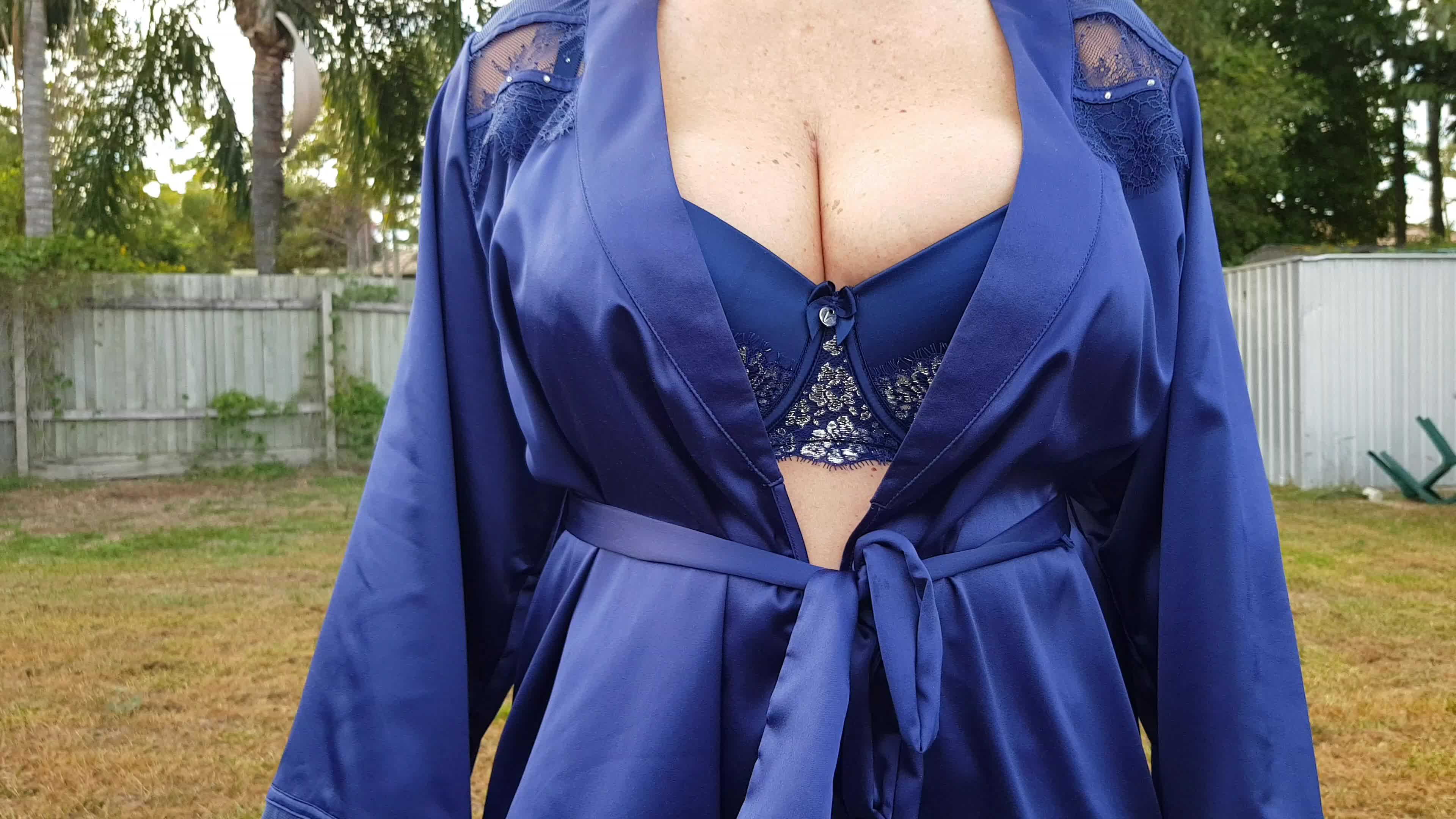 Showing of my new Bra outside.. and of course I got my boobs out 😉 xx 55yo 🇦🇺
