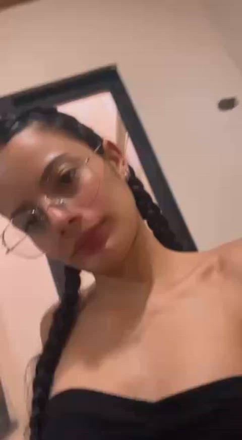 (Inferior asian) I’m wondering if having braces makes any difference to how older guys see me