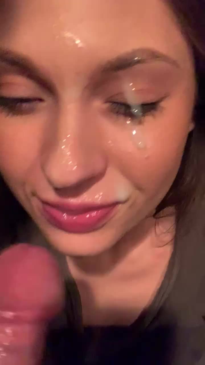 Messy cumshot