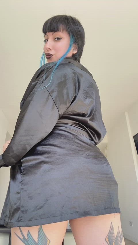 Shaking this thick booty like it's got a mind of its own