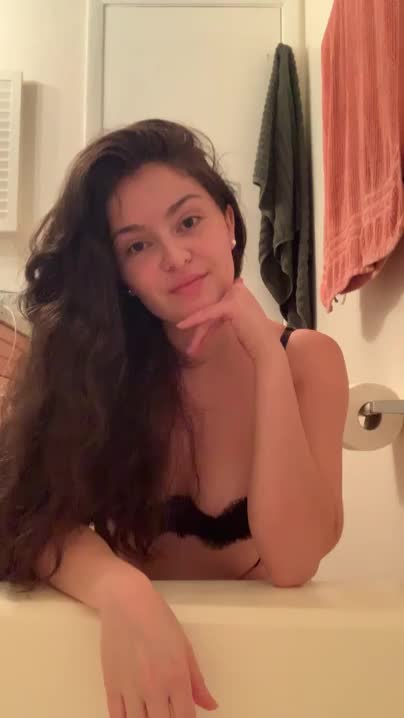 Cute face big ass
