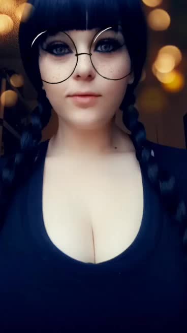 Notice meeeee 🖤