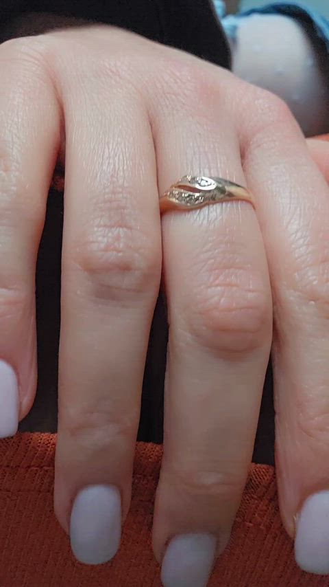 This pussy is just begging for a tongue