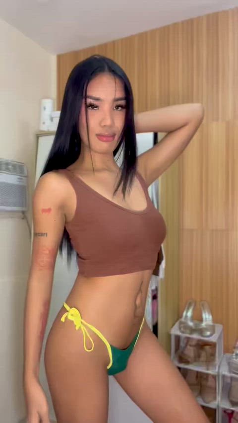 That bulge under my panty. does it turn u on?