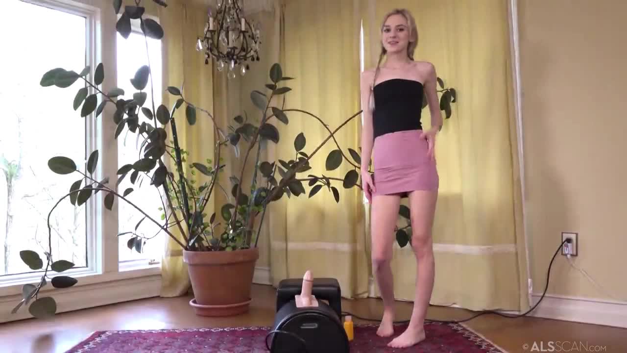 Chanel Shortcake Milks Her Pussy on ALS
