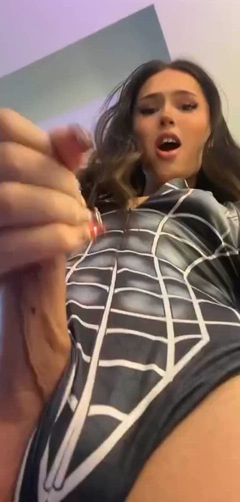 Are there any straight guys i can send dick pics to? Be honest, dont be shy