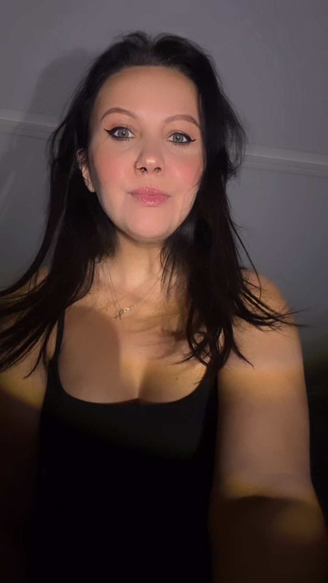 Do u think I'm worthy of a good fuck at 40 or not? [f]