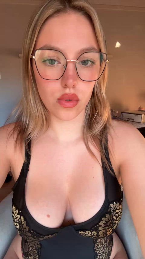 Loving my cleavage here