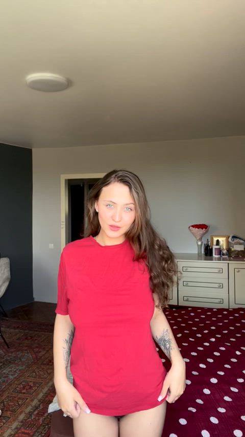 any guys older than me who'd wanna suck my saggy tits?π