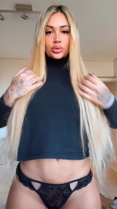 Slow lil tease for you