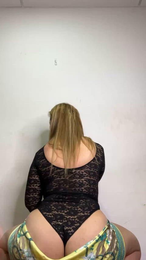 Dropped a lace bodysuit twerk clip… that ass claps hard 👀