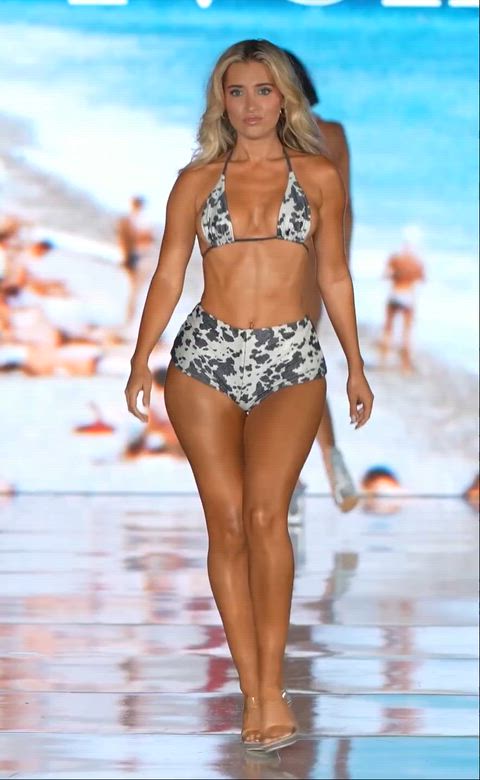 Jilissa Zoltko - Ivoire, Miami Swim Week 2025 (2 speeds)